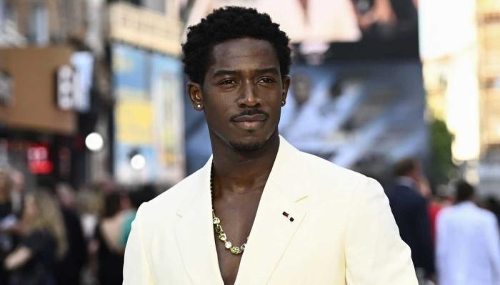 Damson Idris leaves fans swooning after flirty interview
