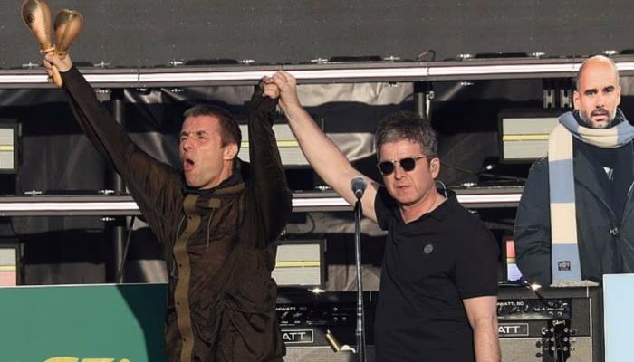 Heaton Park chaos as ticketless Oasis fans try breaking into reunion show