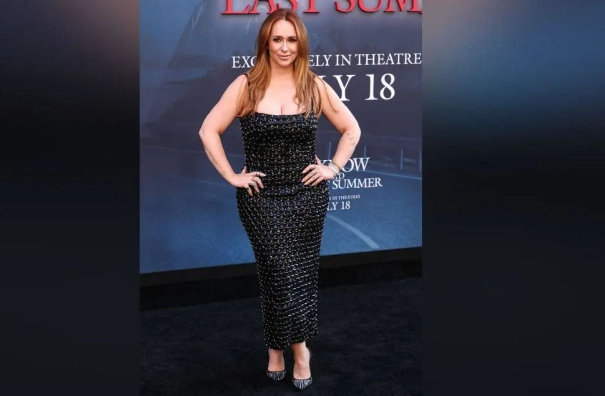Jennifer Love Hewitt stuns in black dress at ‘I Know What You Did Last Summer’ premiere