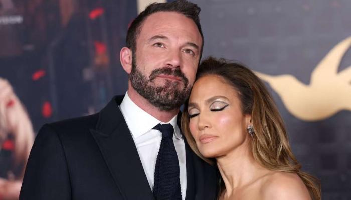 Jennifer Lopez stuns on stage with bold move amid Ben Affleck drama