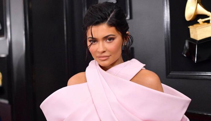 Kylie Jenners dine out post sparks fierce backlash