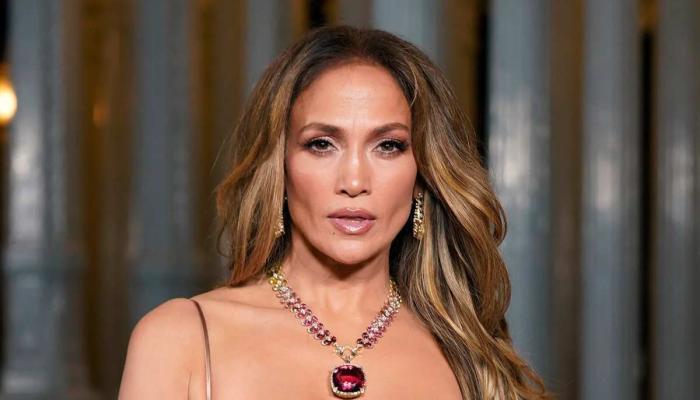 Jennifer Lopez makes bold move amid tour performances