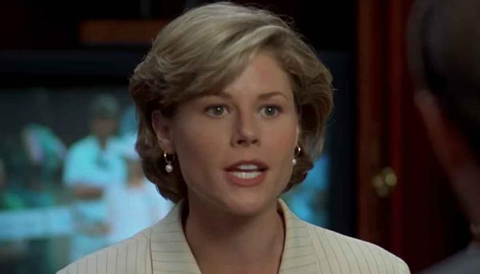 Julie Bowen reacts to iconic scene from ‘Happy Gilmore’
