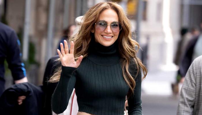 Jennifer Lopez plays it cool with ‘creepy fan’