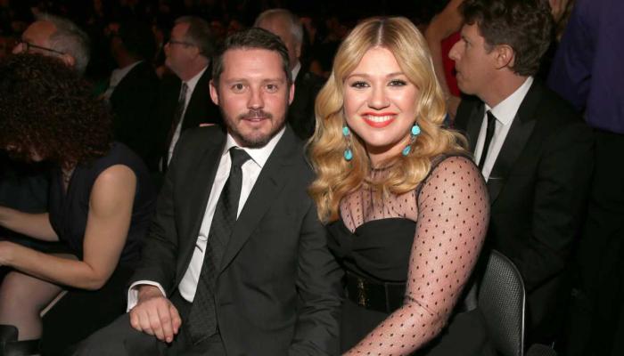 Kelly Clarkson’s ex-husband ‘cheated’ on her?