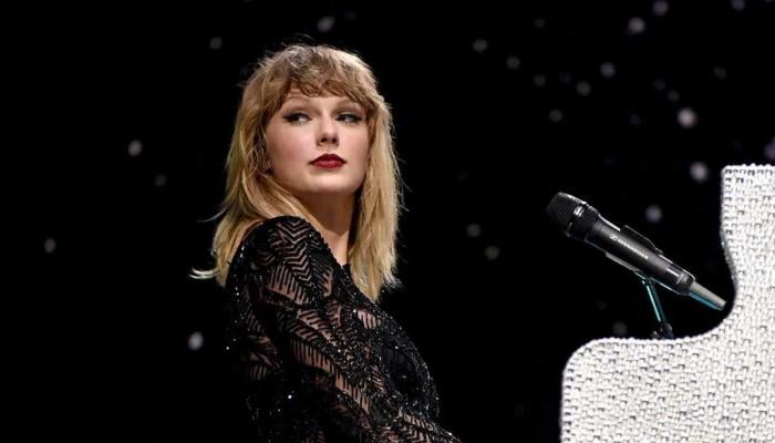 Taylor Swift becomes target of jab by news presenter