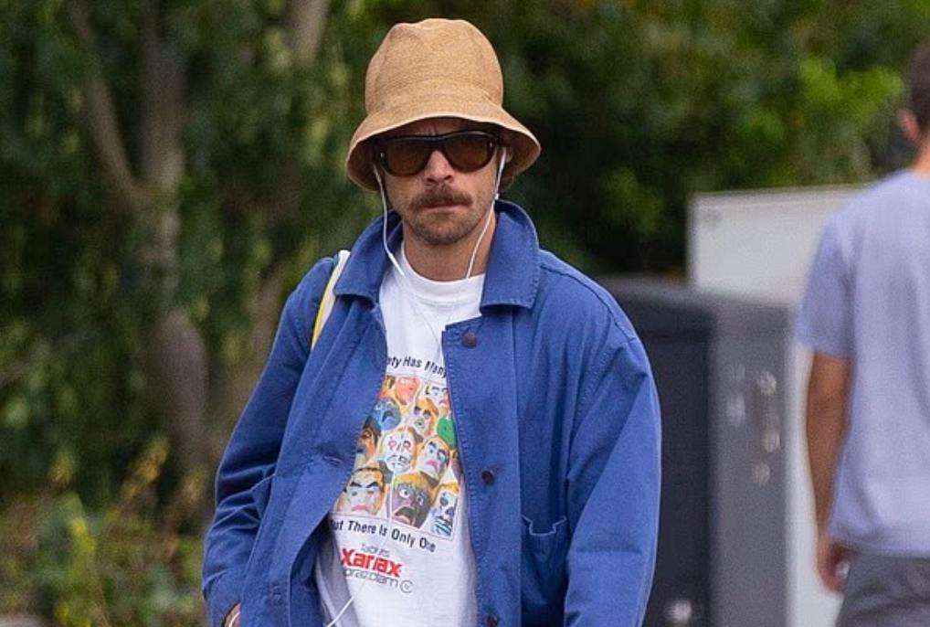 Is Harry Styles sending subtle message about his life?