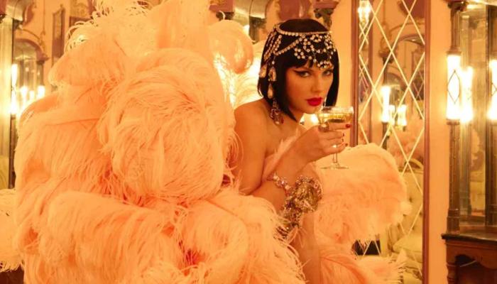 Taylor Swift sparks buzz for bizarre reason after album reveal