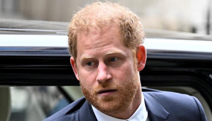 Prince Harry snubs King Charless Palace invite for hotel stay