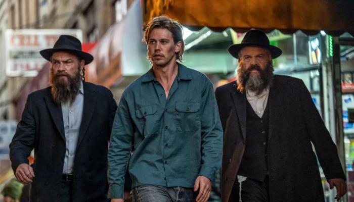 Liev Schreiber commends ‘Caught Stealing’ co-star Austin Butler
