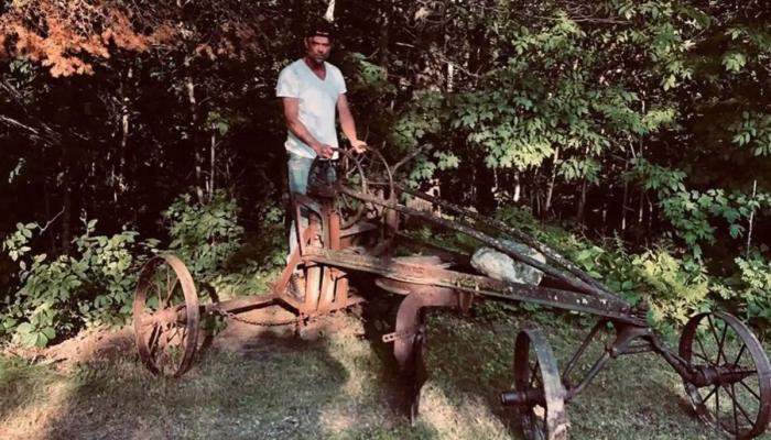 Josh Duhamel takes inside his ‘Doomsday Cabin’