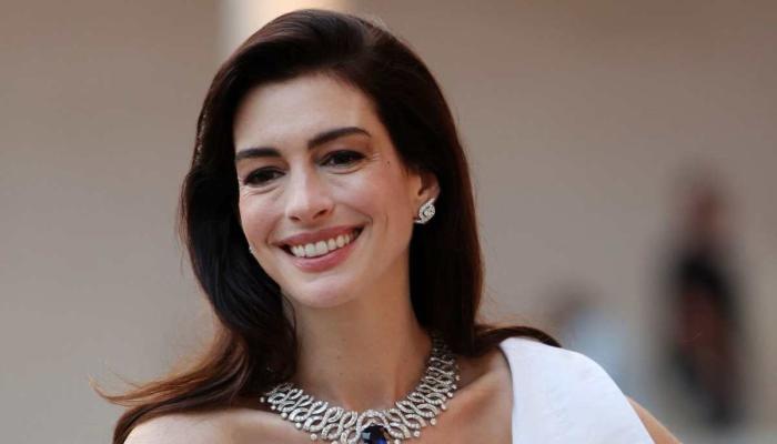 Anne Hathaway warns paparazzi during ‘The Devil Wears Prada 2’ filming
