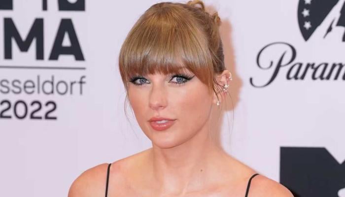 Taylor Swift beats pregnancy speculation with latest outing