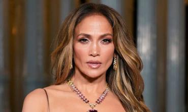 Jennifer Lopez, ex Ben Affleck spark frenzy with reunion buzz