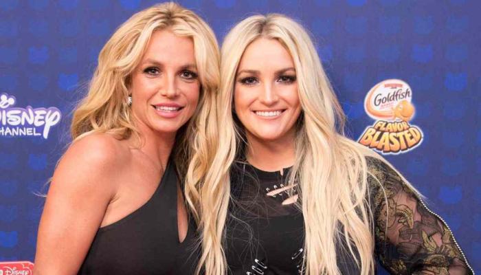 Britney Spears’ sister tears up at rare family photo