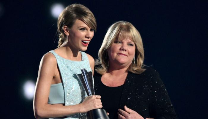 Taylor Swift reveals mom Andrea’s review of her song ‘Wood’