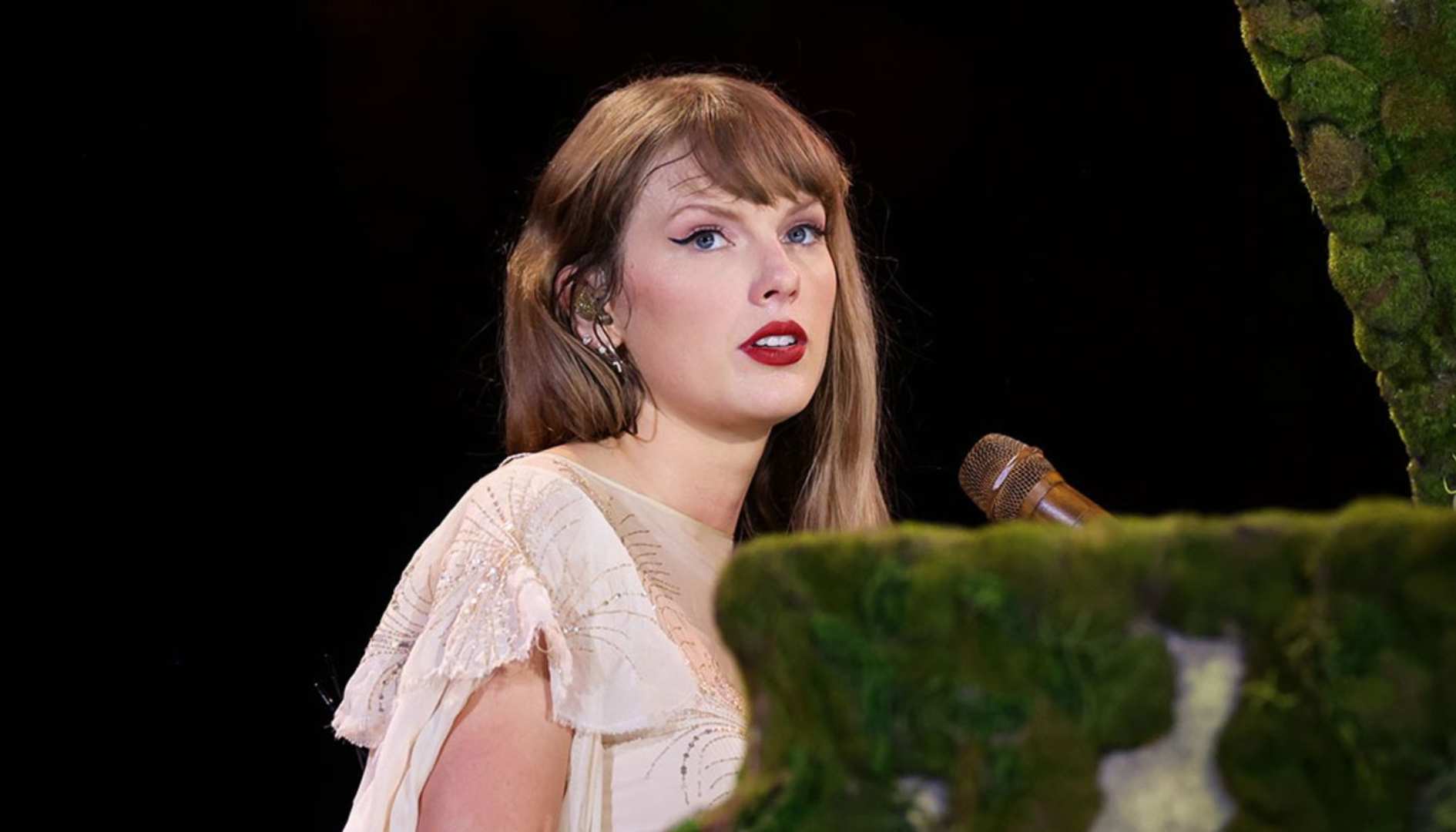 Taylor Swift knows how to keep secrets