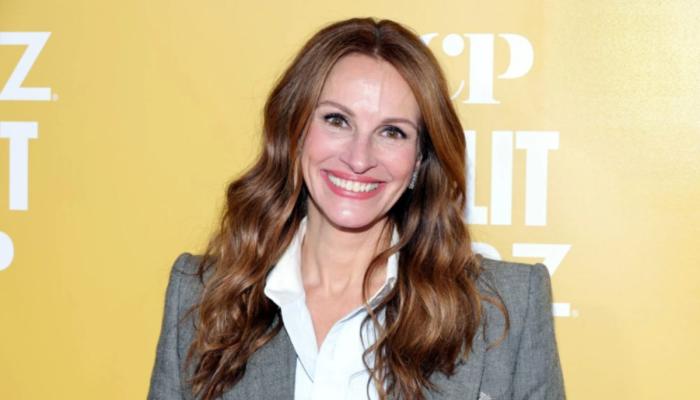 Julia Roberts gets candid about early career insecurities