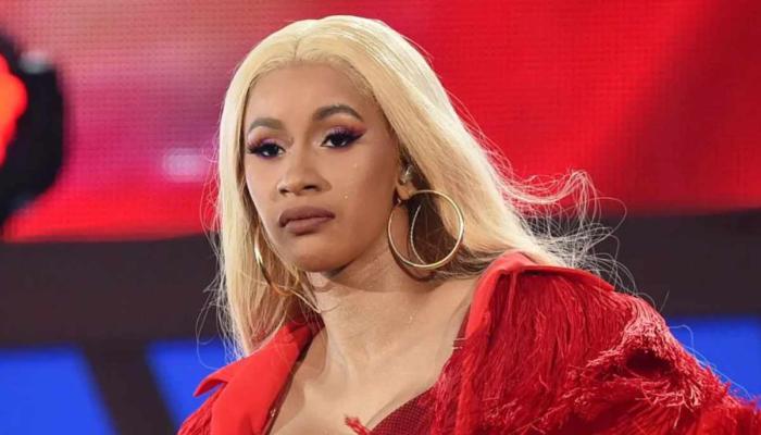 Cardi B issues apology for fans after eye-opening moment