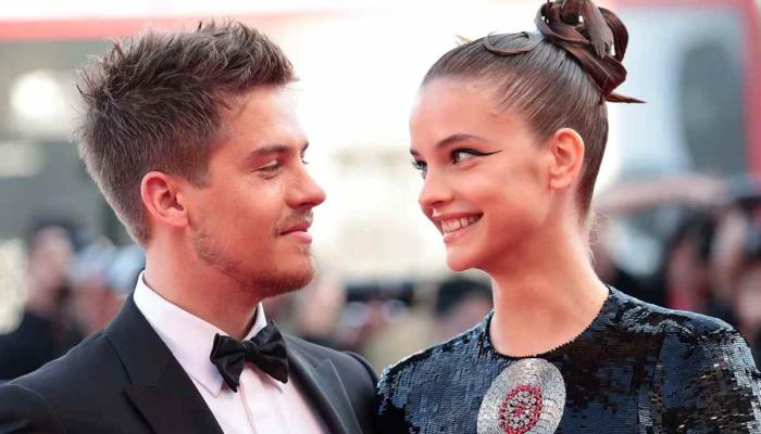 Dylan Sprouse makes fans swoon over his lover boy move