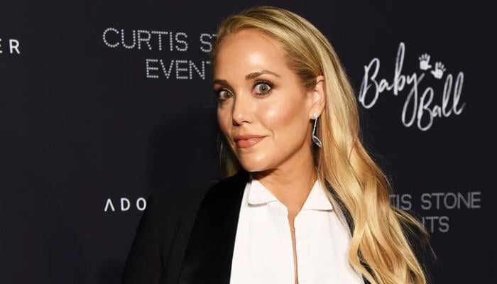 Elizabeth Berkley reflects on sharing screen with Diane Keaton