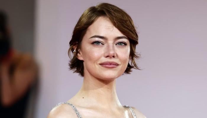 Emma Stones new bold look sends fans in a frenzy