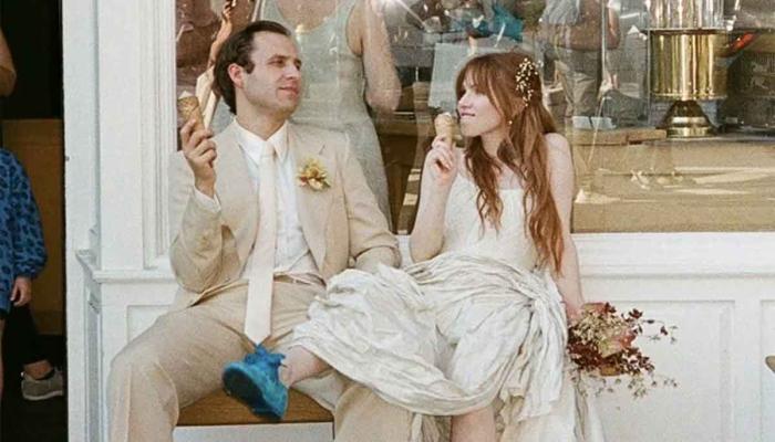 Carly Rae Jepsen is officially married!
