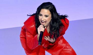 Demi Lovato performs ‘It's Not That Deep’ two days after release 