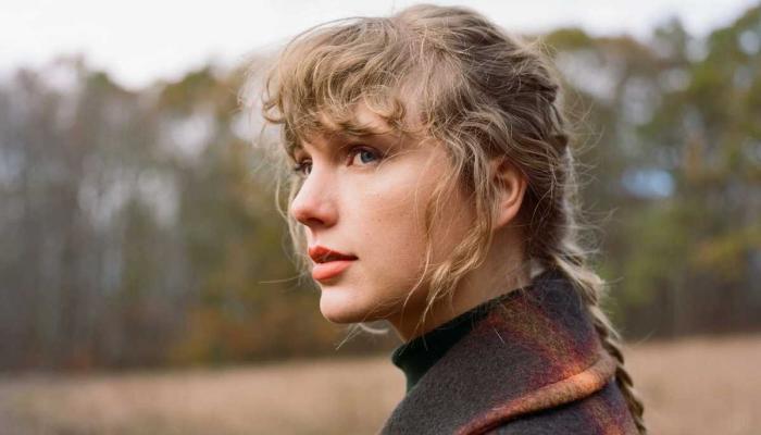 Taylor Swift’s sound-alike gives fans ‘Evermore’ long pond session