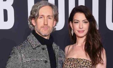 Anne Hathaway, Adam Shulman steal limelight with sizzling Red carpet chemistry