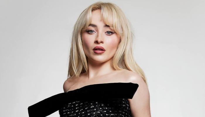 Sabrina carpenter reunites with Disney co-star during tour