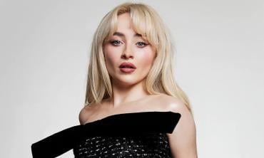Sabrina carpenter reunites with Disney co-star during tour