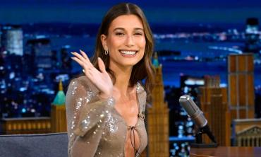 Hailey Bieber receives interesting gift