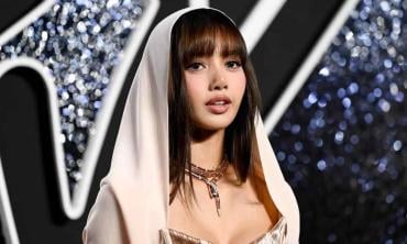 BLACKPINK's Lisa breaks the internet with spooky costume