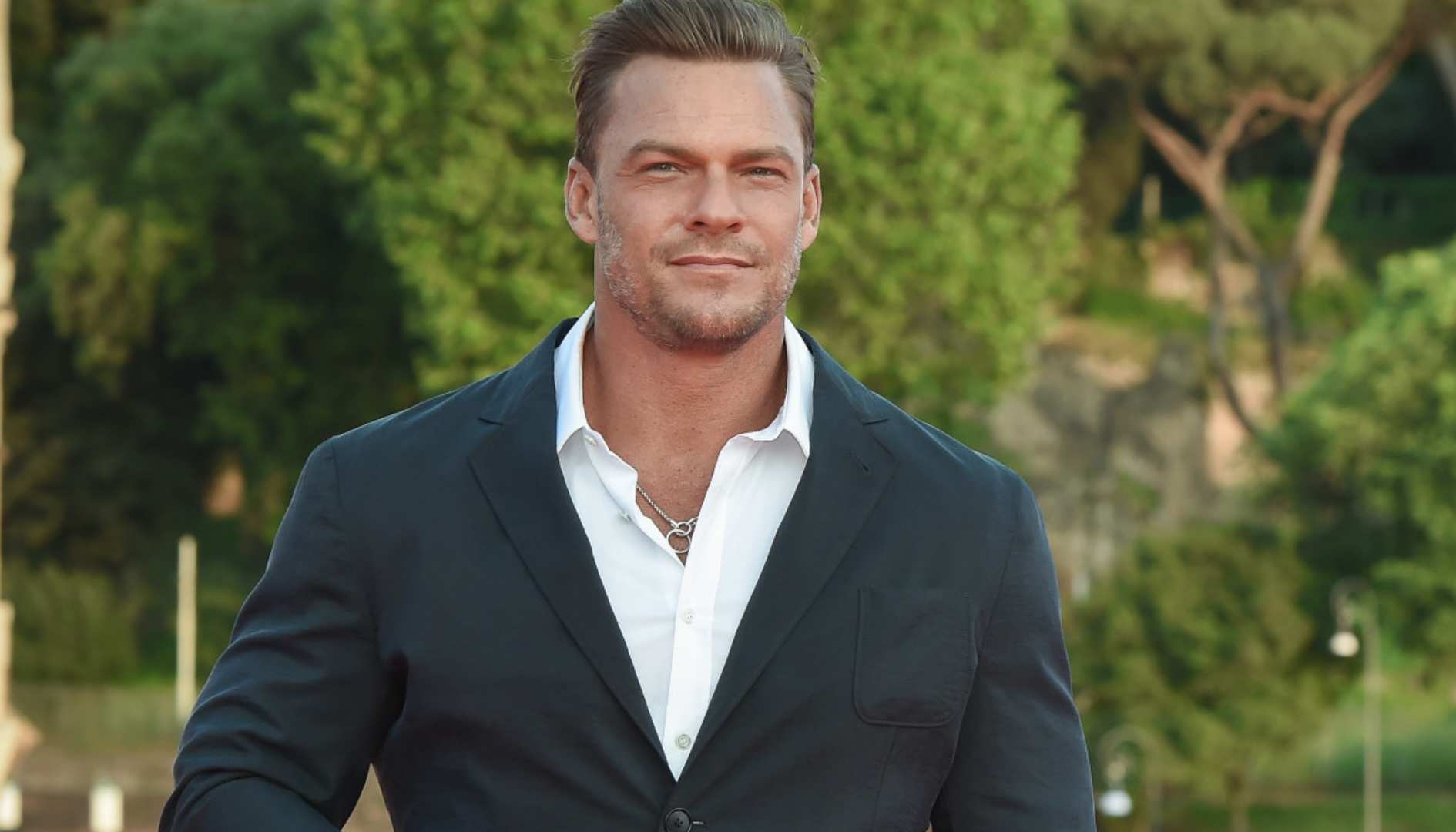 Alan Ritchson teases talks with James Gunns DC Universe