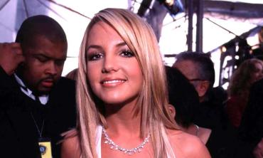 Britney Spears draws 'boundaries' upon shocking return to social media