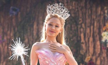 Ariana Grande reveals fun story about being brunette again