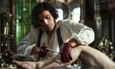 Oscar Issac spills on Victor’s ‘high-heeled boots’ in ‘Frankenstein’