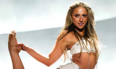 Tate McRae to feature Grammy winner in upcoming deluxe album