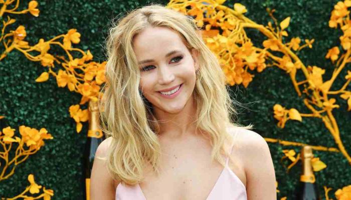 Jennifer Lawrence channels Greek goddess for 2025 Governors Awards