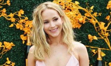 Jennifer Lawrence channels Greek goddess at 2025 Governors Awards