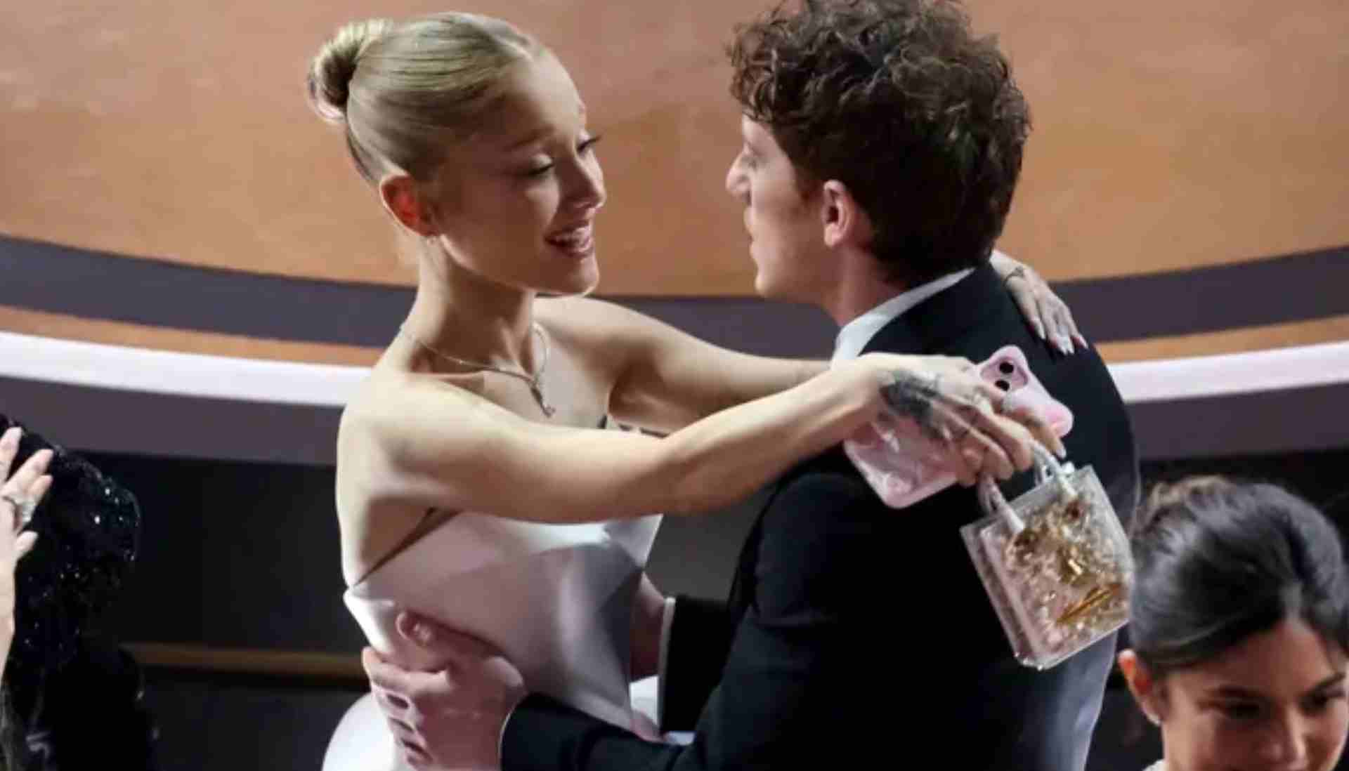 Ariana Grande puts Ethan Slater rumours to rest