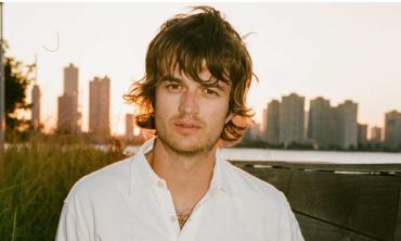 'Stranger Things' star Joe Keery gets surprise 'bite' from unexpected fan