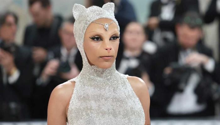 Doja Cat wants attention after live performance in New Zealand