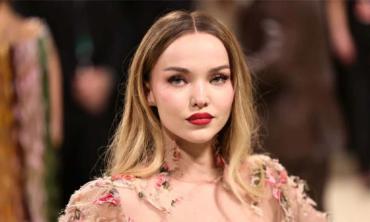 Dove Cameron bursts into tears after receiving emotional present