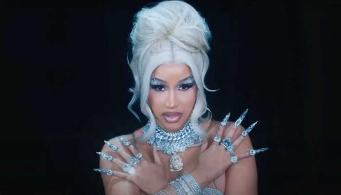 Cardi B turns umbilical cord into gold jewelry