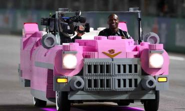 A-listers serve looks at Grand Prix