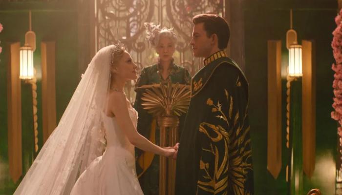 Dana Fox reveals why Fiyero, Glindas  kiss was cut from ‘Wicked: For Good’