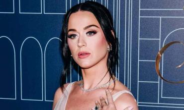 Katy Perry gets mobbed by Chinese fans: 'Global icon'