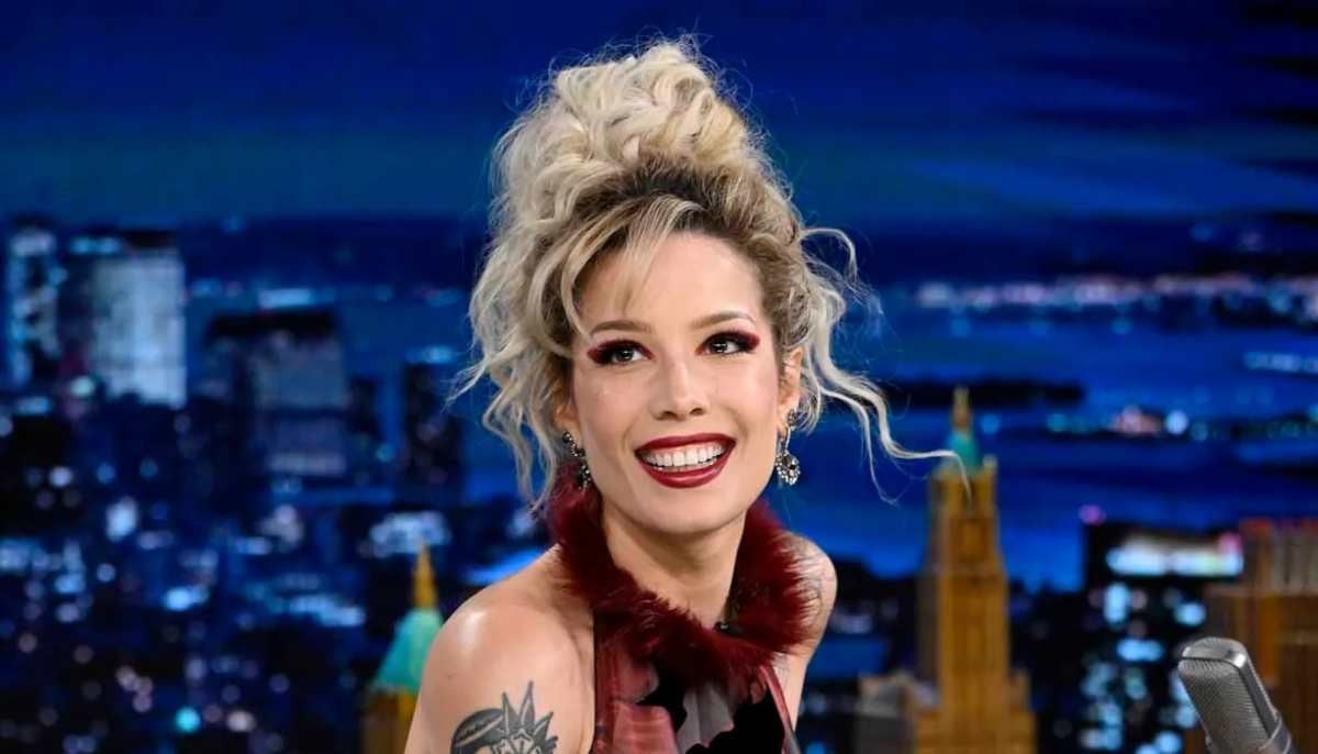 Halsey pauses Back to Badlands tour for surprising reason